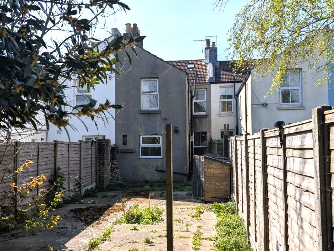 Tarring Road, Worthing, BN11 4HA