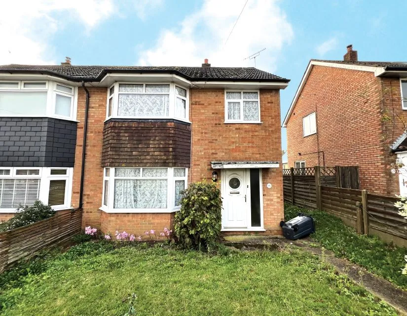 Canterbury Road, Kennington, Ashford, TN24 9QE