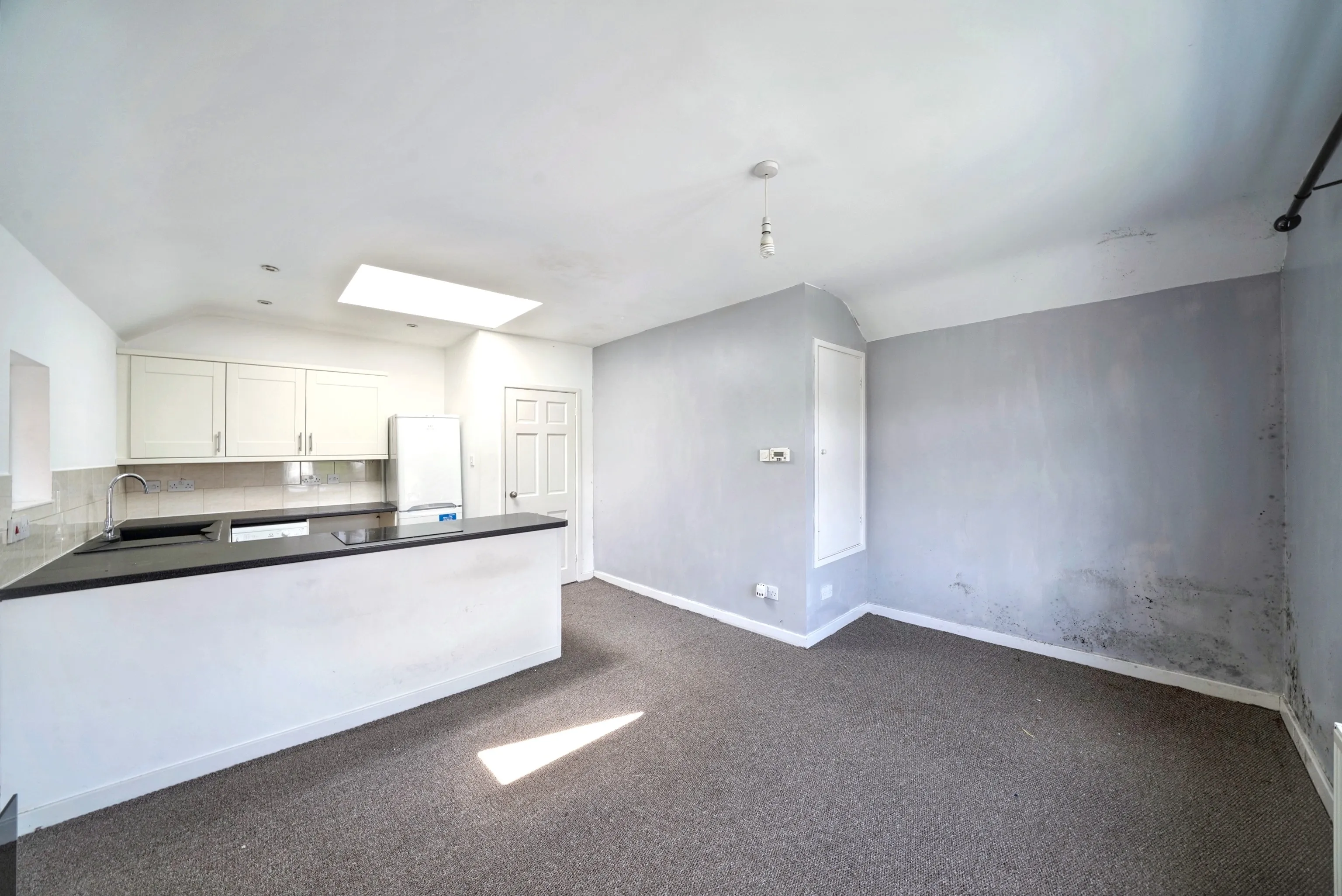 Chesterfield Road, Ashford, TW15 3PD