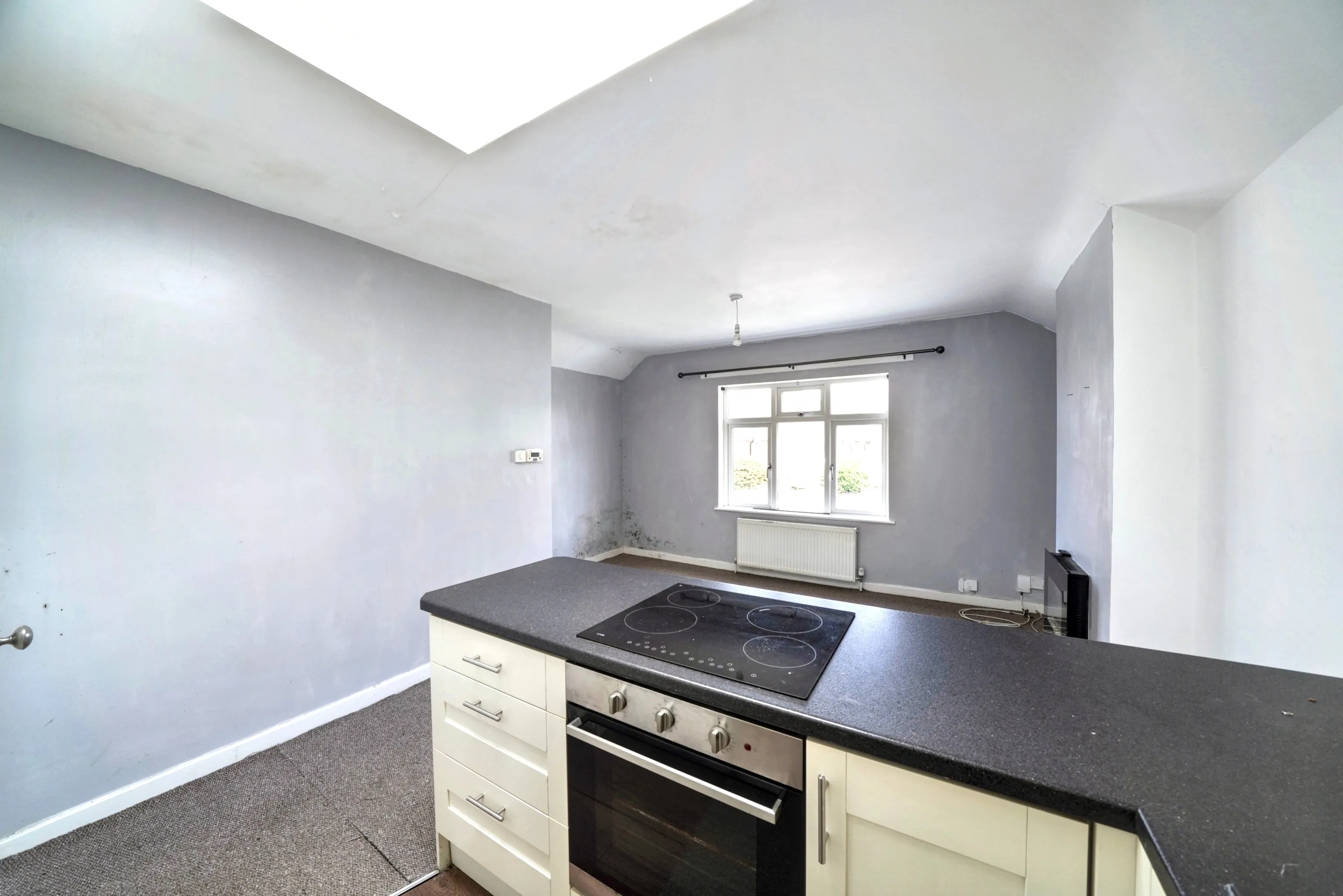 Chesterfield Road, Ashford, TW15 3PD