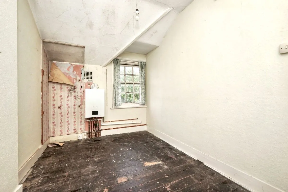 Kingsnorth Road, Ashford, TN23 6LS