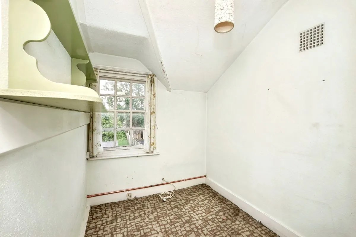 Kingsnorth Road, Ashford, TN23 6LS