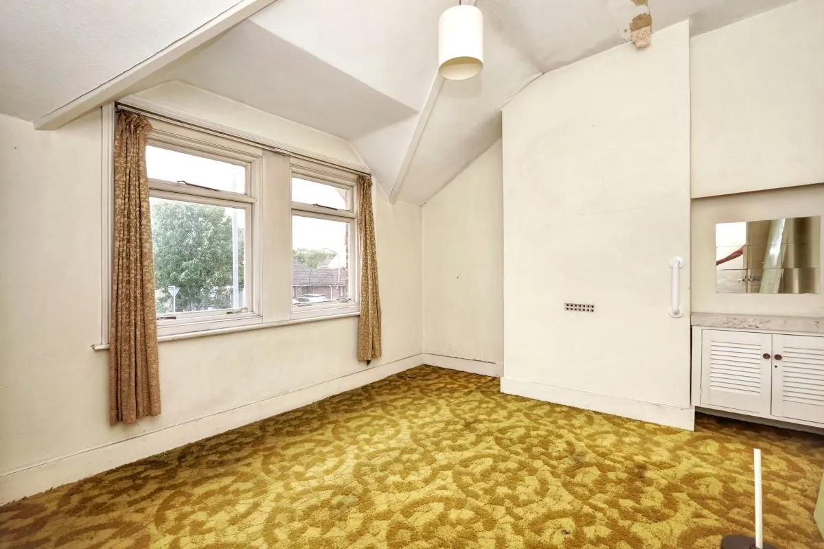 Kingsnorth Road, Ashford, TN23 6LS