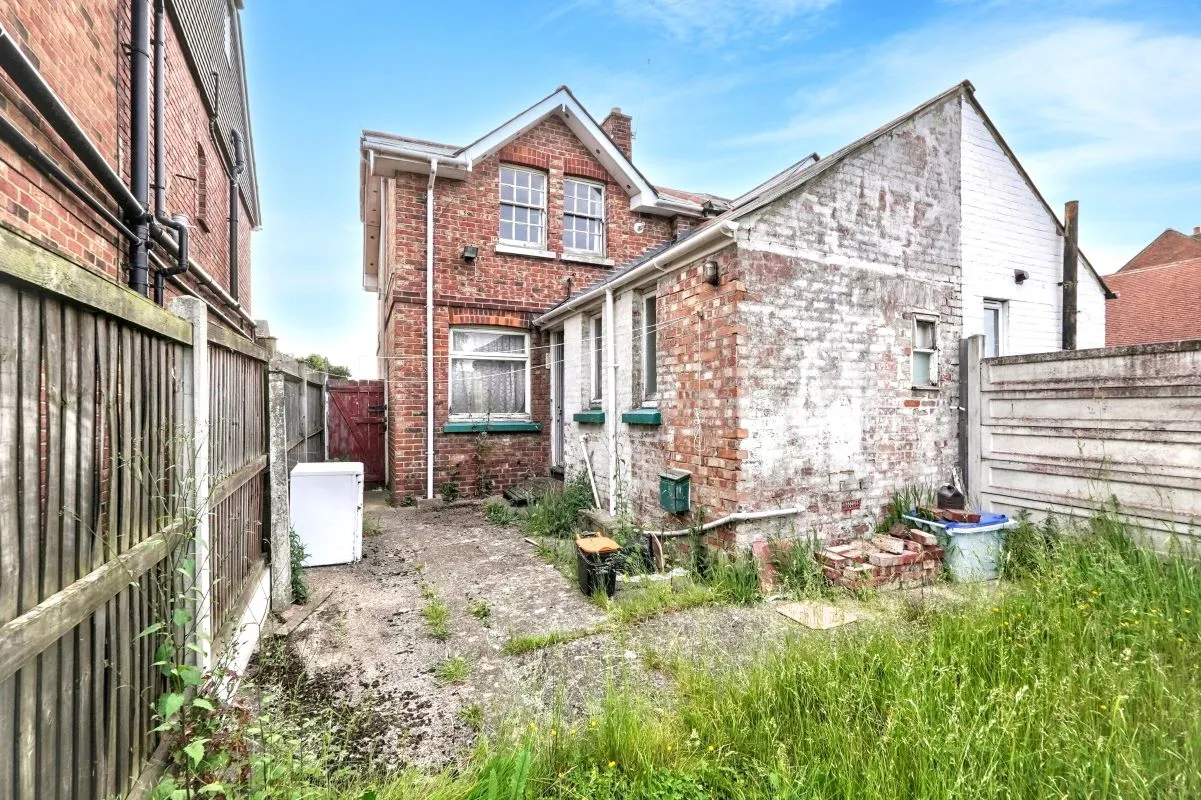 Kingsnorth Road, Ashford, TN23 6LS