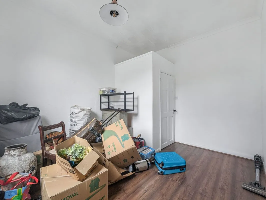 Online Property Auction in London: Windmill Street, Gravesend, DA12 1BJ | Auction ends 17/09/2025, a Guide Price of £40,000+.