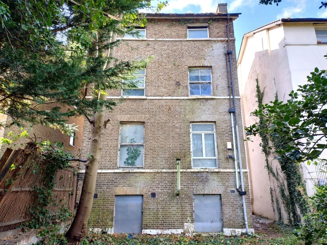 Online Property Auction in London: Burnt Ash Hill, Lee, SE12 0AQ | Auction ends 17/09/2025, a Guide Price of £500,000+.