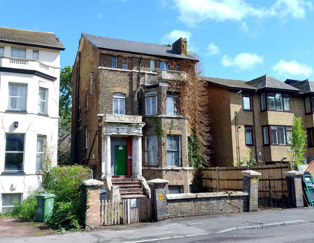 Online Property Auction in London: Burnt Ash Hill, Lee, SE12 0AQ | Auction ends 17/09/2025, a Guide Price of £500,000+.
