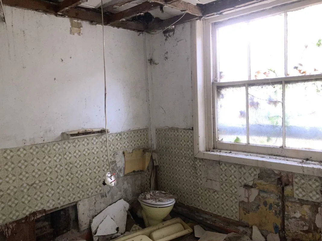 Online Property Auction in London: Burnt Ash Hill, Lee, SE12 0AQ | Auction ends 17/09/2025, a Guide Price of £500,000+.