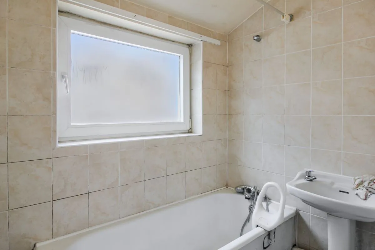 Heneage Road, Grimsby, DN32 9JE