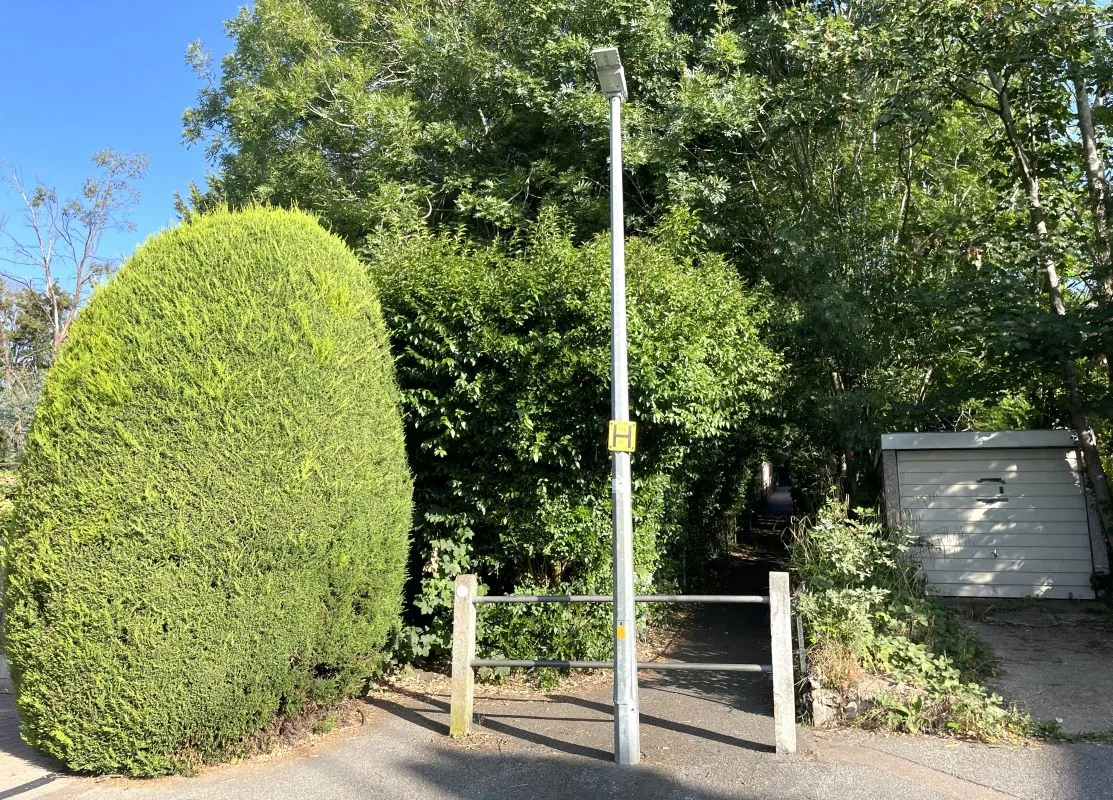 Online Property Auction in London: 25 Staples Road, Loughton, Essex, IG10 1HP | Auction ends 17/09/2025, a Guide Price of £30,000+.