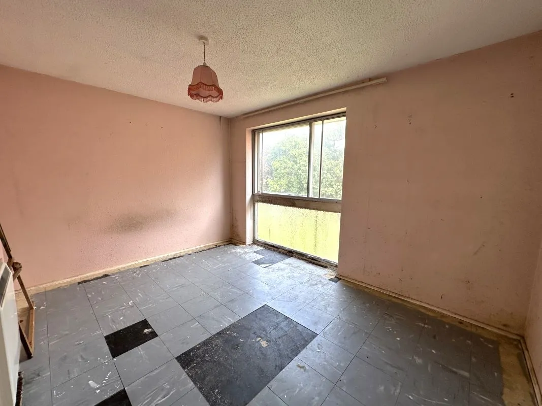 Online Property Auction in London: Hardwicke Place, London Colney, St. Albans, AL2 1PX | Auction ends 17/09/2025, a Guide Price of £90,000+.