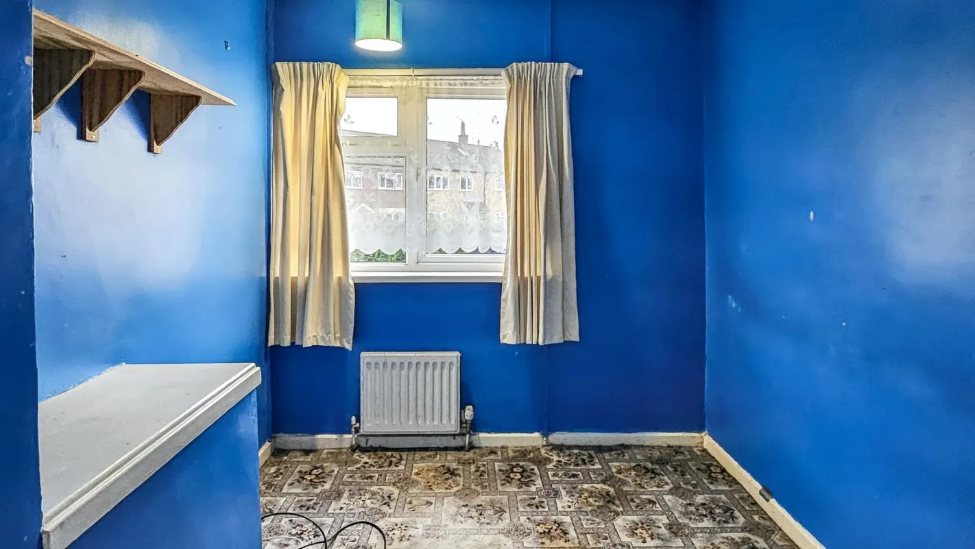 Online Property Auction in London: Teviot Road, Tilehurst, Reading, RG30 4SS | Auction ends 17/09/2025, a Guide Price of £160,000+.