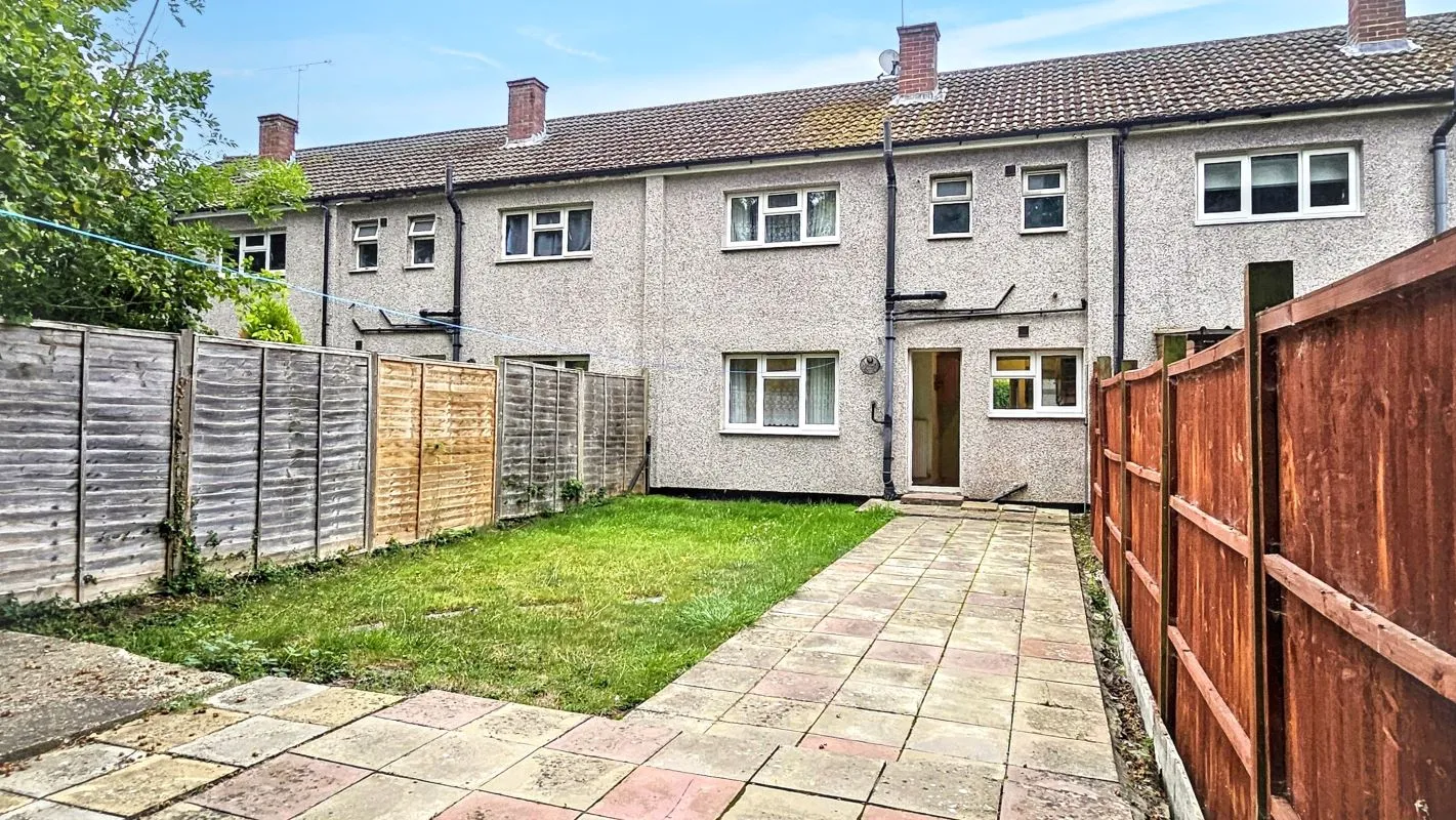 Online Property Auction in London: Teviot Road, Tilehurst, Reading, RG30 4SS | Auction ends 17/09/2025, a Guide Price of £160,000+.