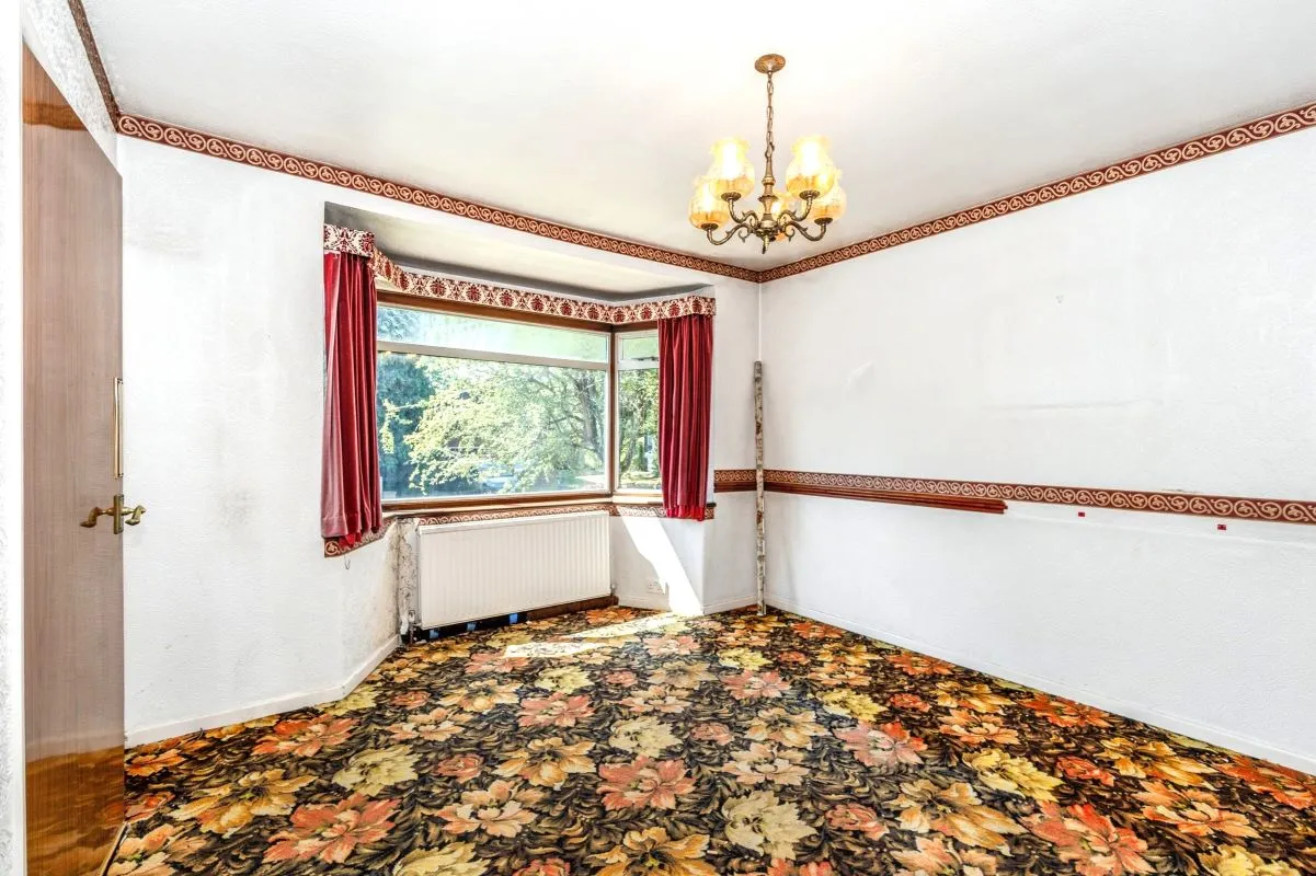 Online Property Auction in London: Greenside Lane, Droylsden, Manchester, M43 7SL | Auction ends 17/09/2025, a Guide Price of £120,000+.