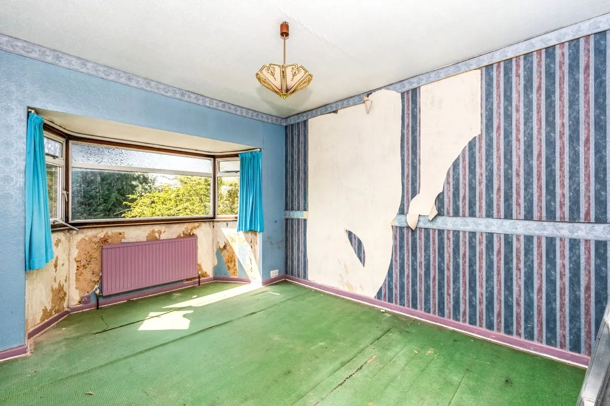 Online Property Auction in London: Greenside Lane, Droylsden, Manchester, M43 7SL | Auction ends 17/09/2025, a Guide Price of £120,000+.
