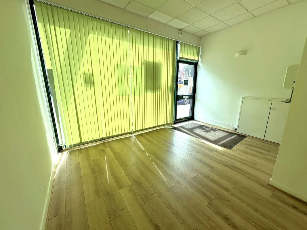 Online Property Auction in London: Ballards Lane, Finchley, N3 1LJ | Auction ends 17/09/2025, a Guide Price of £575,000+.