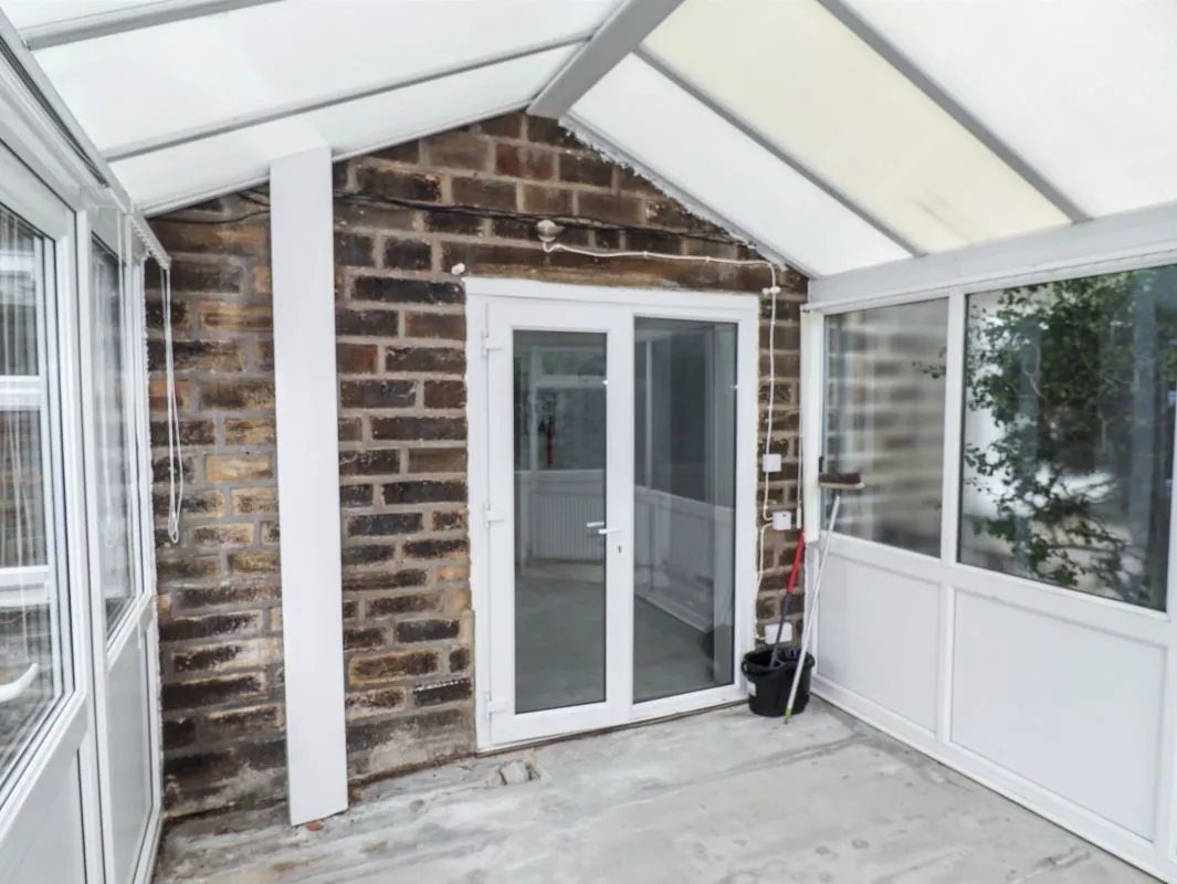 Online Property Auction in London: Moorlands Crescent, Halifax, HX2 8AA | Auction ends 17/09/2025, a Guide Price of £50,000+.