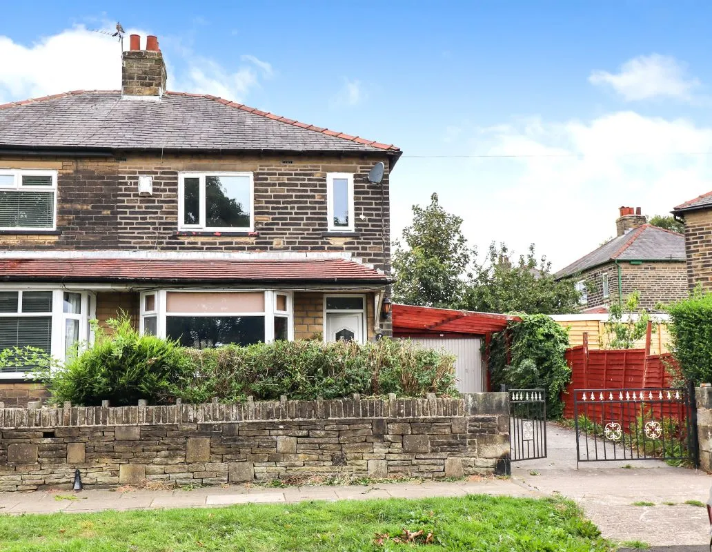 Online Property Auction in London: Moorlands Crescent, Halifax, HX2 8AA | Auction ends 17/09/2025, a Guide Price of £50,000+.