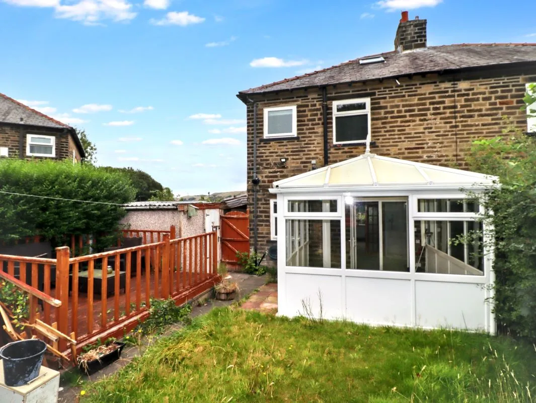 Online Property Auction in London: Moorlands Crescent, Halifax, HX2 8AA | Auction ends 17/09/2025, a Guide Price of £50,000+.
