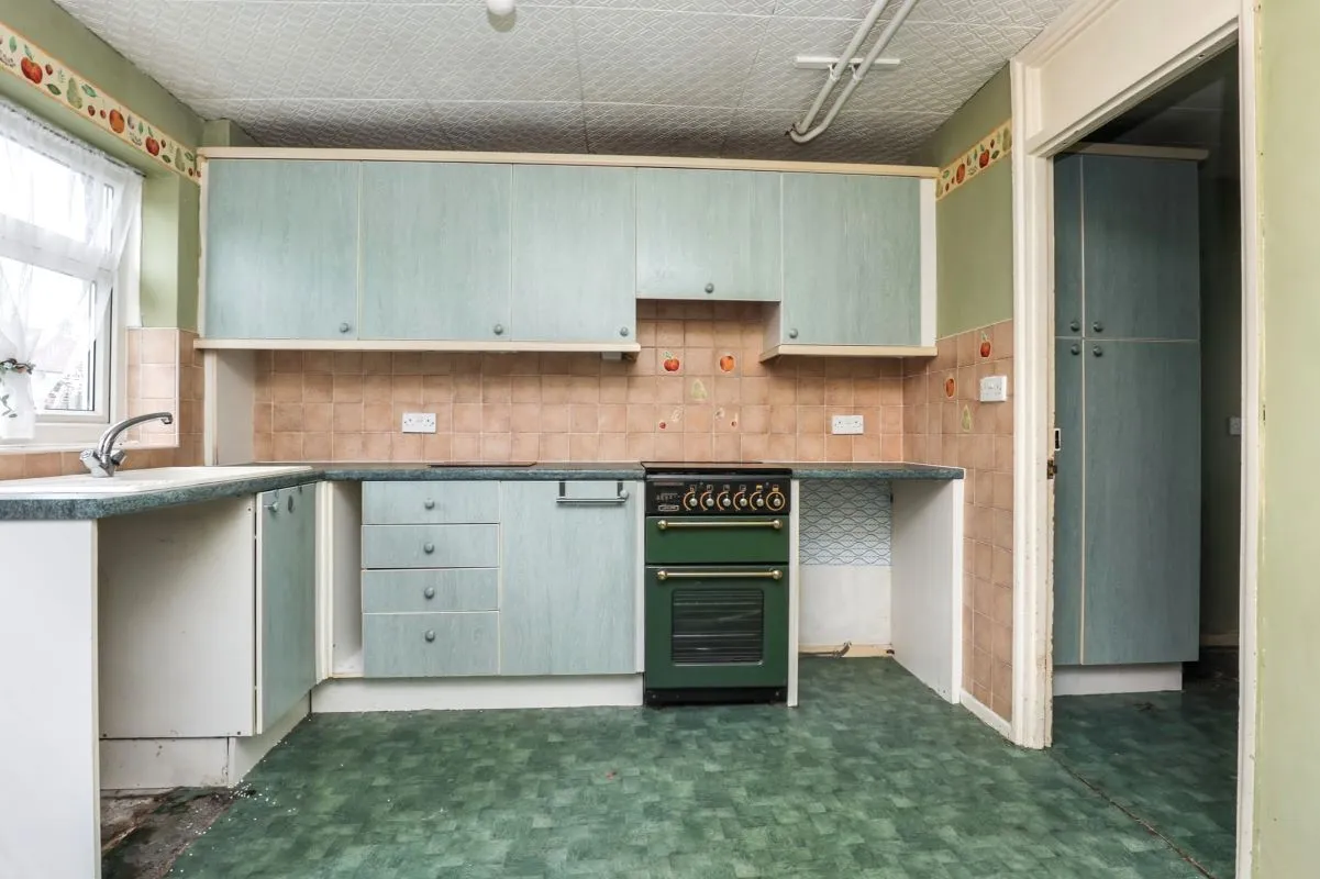 Online Property Auction in London: Wilson Road, Prescot, L35 5EX | Auction ends 17/09/2025, a Guide Price of £40,000+.