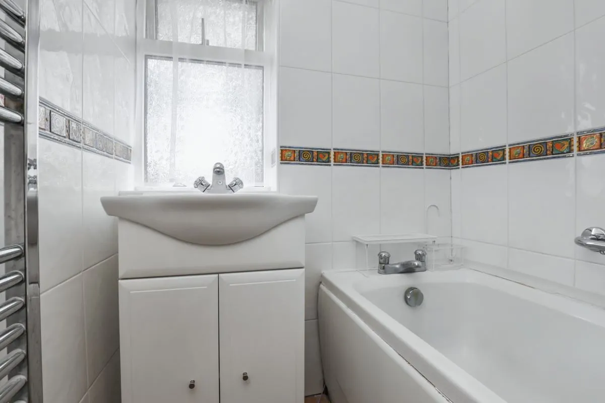 Online Property Auction in London: Wilson Road, Prescot, L35 5EX | Auction ends 17/09/2025, a Guide Price of £40,000+.