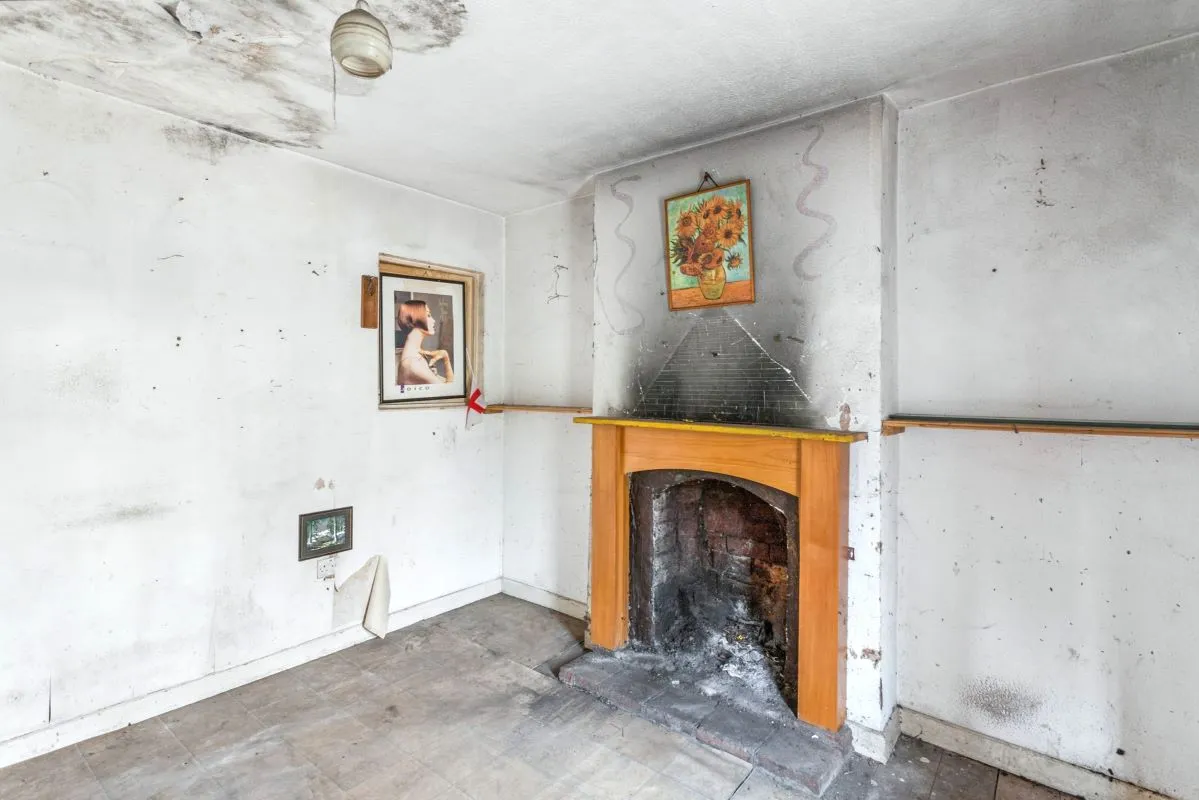 Online Property Auction in London: Whiteway Road, Bristol, BS5 7QR | Auction ends 17/09/2025, a Guide Price of £100,000+.