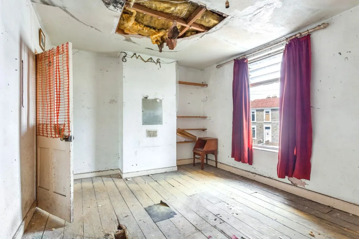 Online Property Auction in London: Whiteway Road, Bristol, BS5 7QR | Auction ends 17/09/2025, a Guide Price of £100,000+.
