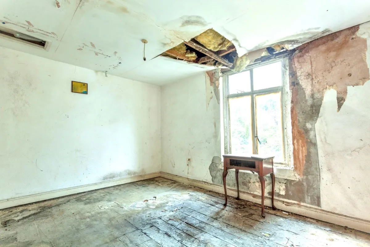 Online Property Auction in London: Whiteway Road, Bristol, BS5 7QR | Auction ends 17/09/2025, a Guide Price of £100,000+.
