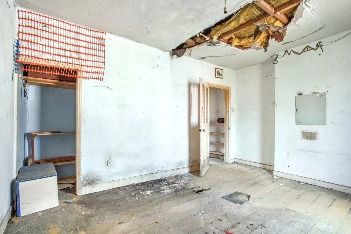 Online Property Auction in London: Whiteway Road, Bristol, BS5 7QR | Auction ends 17/09/2025, a Guide Price of £100,000+.