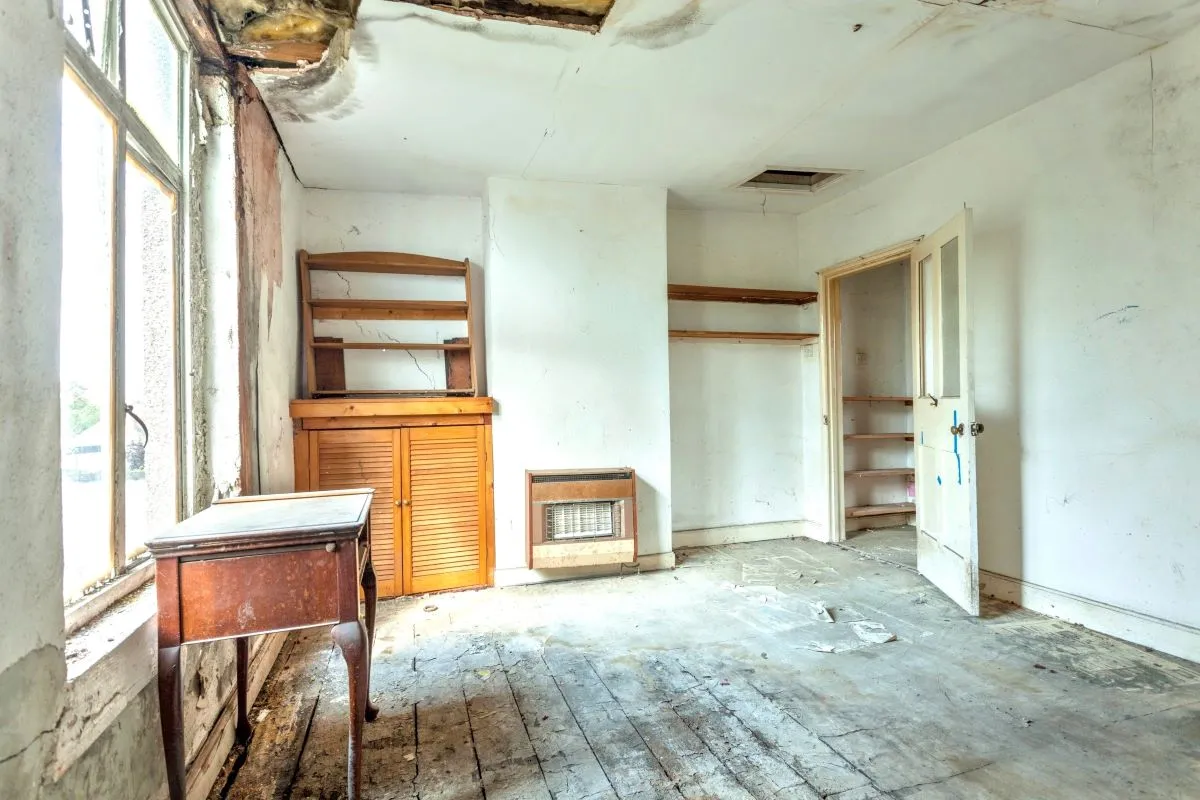 Online Property Auction in London: Whiteway Road, Bristol, BS5 7QR | Auction ends 17/09/2025, a Guide Price of £100,000+.