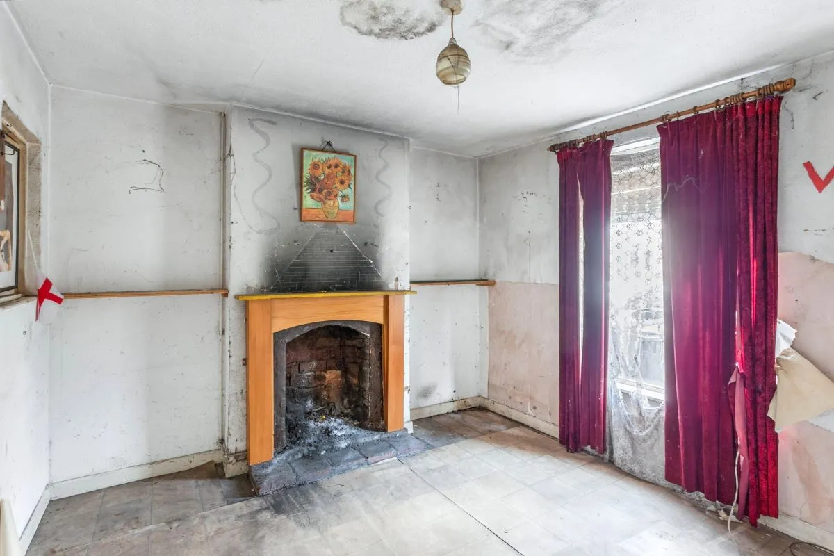 Online Property Auction in London: Whiteway Road, Bristol, BS5 7QR | Auction ends 17/09/2025, a Guide Price of £100,000+.