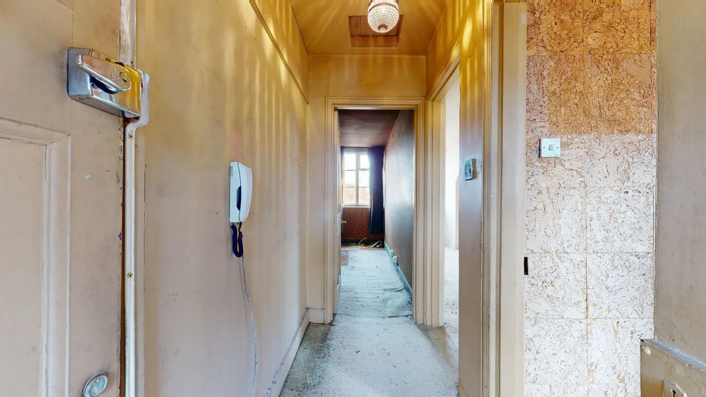 Online Property Auction in London: Sloane Avenue, Chelsea, SW3 3JD | Auction ends 17/09/2025, a Guide Price of £475,000+.