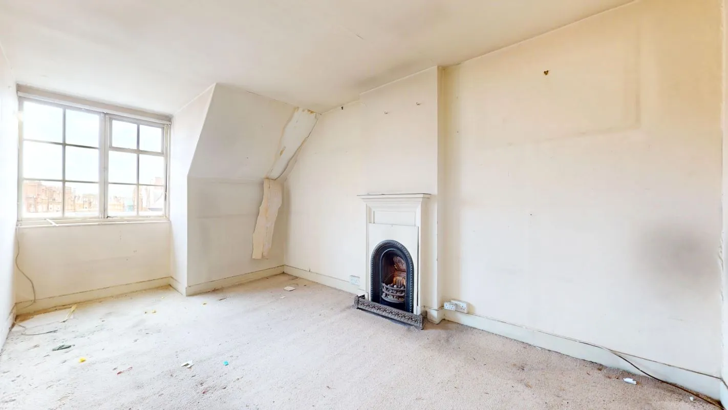 Online Property Auction in London: Sloane Avenue, Chelsea, SW3 3JD | Auction ends 17/09/2025, a Guide Price of £475,000+.