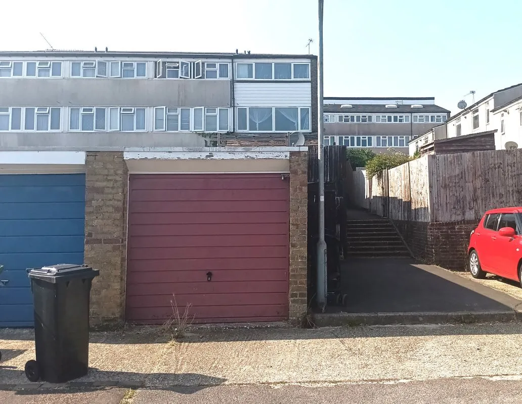 Mendip Close, Basingstoke, RG22 5BP