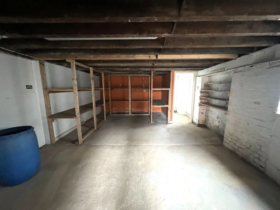 Online Property Auction in London: Canon Street, Kettering, Northamptonshire, NN16 8RD | Auction ends 17/09/2025, a Guide Price of £30,000+.
