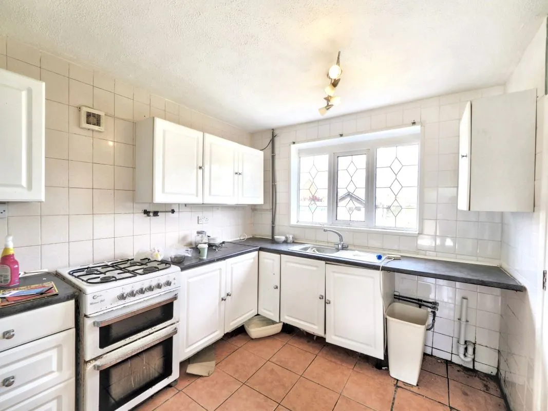 Online Property Auction in London: Shakespeare Avenue, Mansfield Woodhouse, Mansfield, NG19 8EX | Auction ends 17/09/2025, a Guide Price of £50,000+.