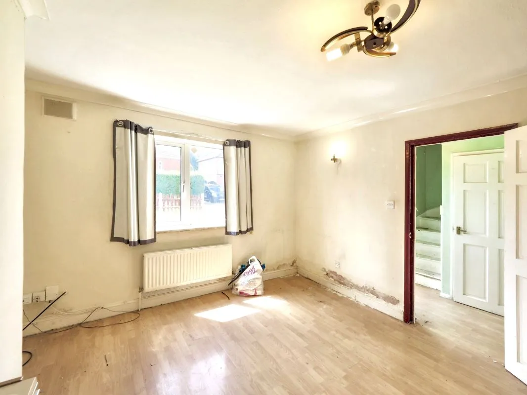 Online Property Auction in London: Shakespeare Avenue, Mansfield Woodhouse, Mansfield, NG19 8EX | Auction ends 17/09/2025, a Guide Price of £50,000+.