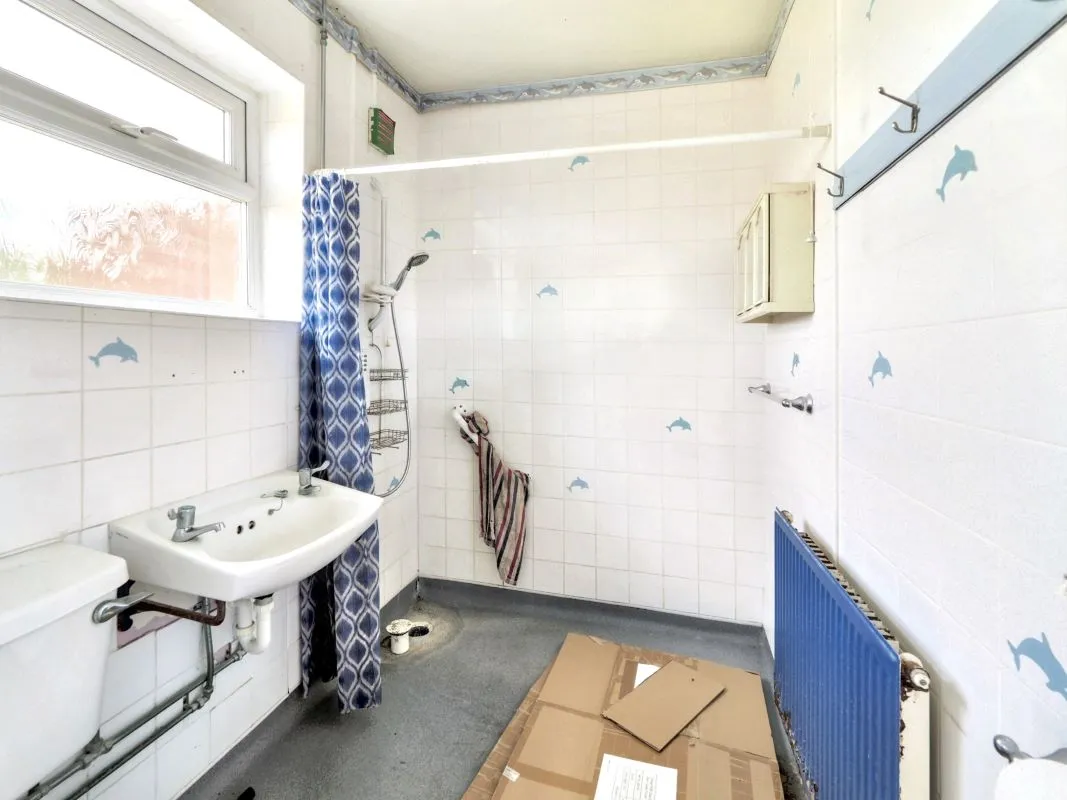 Online Property Auction in London: Shakespeare Avenue, Mansfield Woodhouse, Mansfield, NG19 8EX | Auction ends 17/09/2025, a Guide Price of £50,000+.