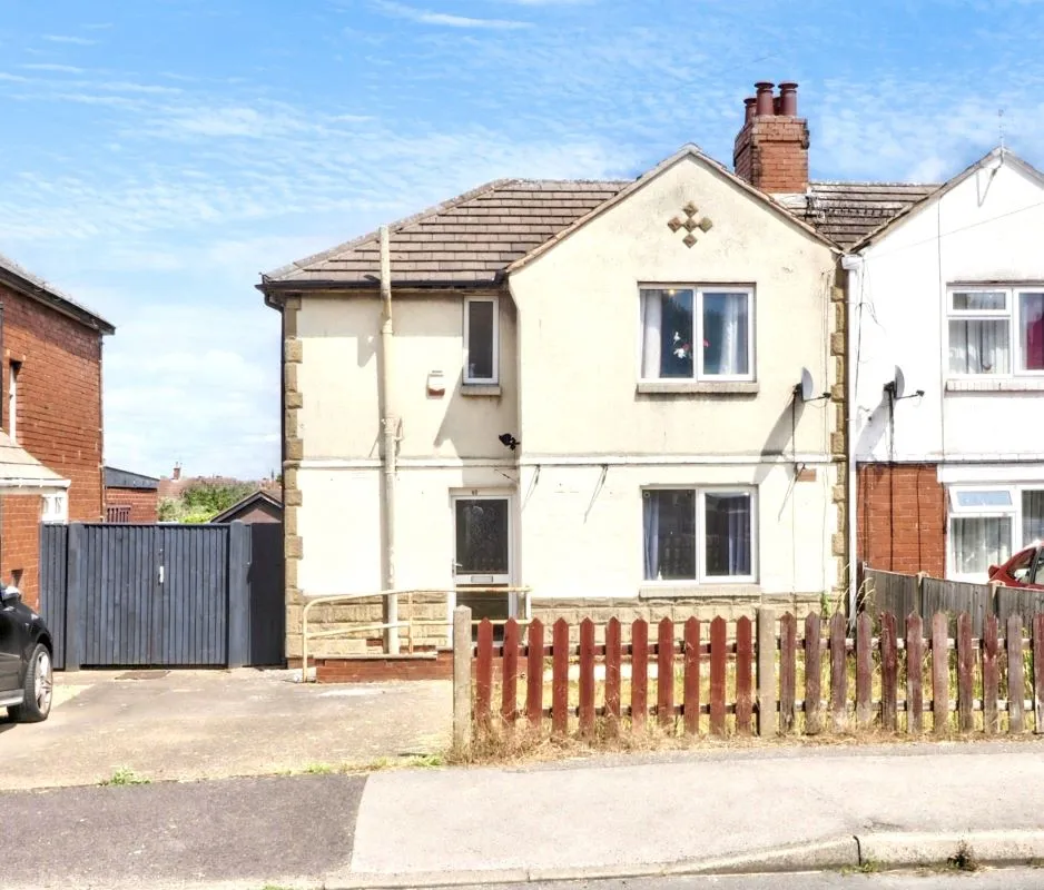 Online Property Auction in London: Shakespeare Avenue, Mansfield Woodhouse, Mansfield, NG19 8EX | Auction ends 17/09/2025, a Guide Price of £50,000+.