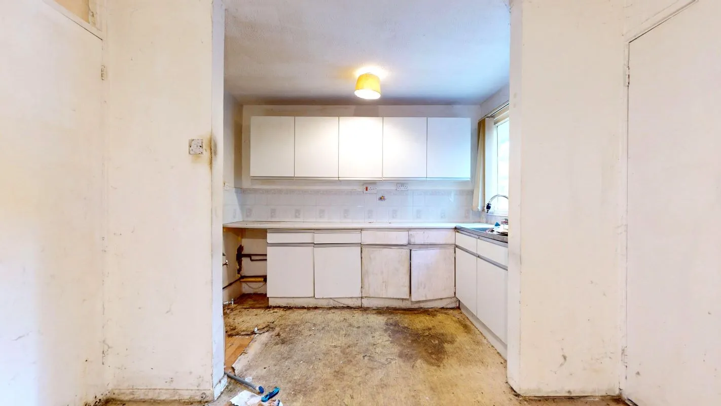 Online Property Auction in London: Bartlow End, Basildon, SS13 1PQ | Auction ends 17/09/2025, a Guide Price of £150,000+.