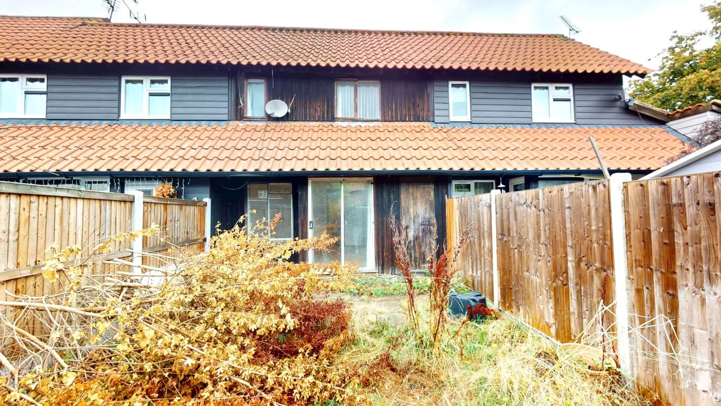 Online Property Auction in London: Bartlow End, Basildon, SS13 1PQ | Auction ends 17/09/2025, a Guide Price of £150,000+.