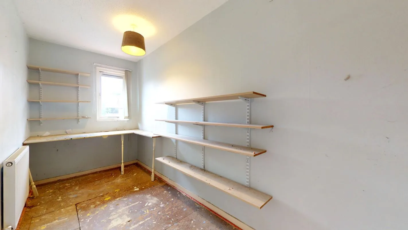 Online Property Auction in London: Bartlow End, Basildon, SS13 1PQ | Auction ends 17/09/2025, a Guide Price of £150,000+.