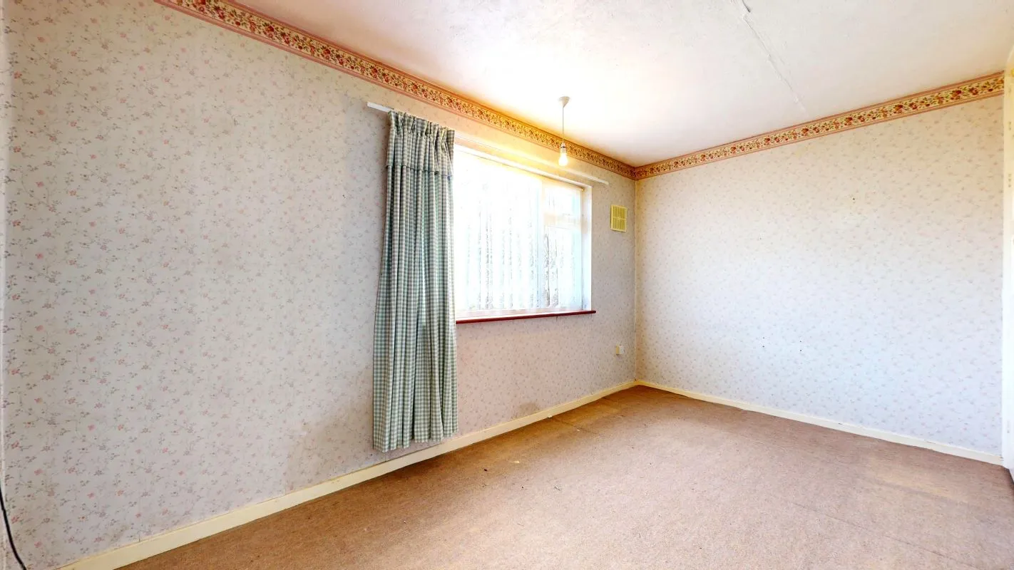 Online Property Auction in London: Ockham Drive, Orpington, BR5 3DT | Auction ends 17/09/2025, a Guide Price of £200,000+.