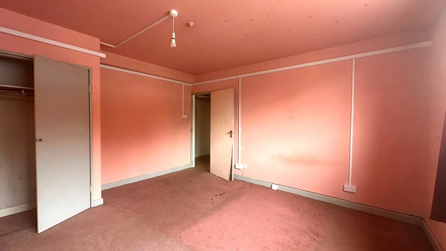 Online Property Auction in London: Ruskin House, Selsdon Road, South Croydon, CR2 6PW | Auction ends 17/09/2025, a Guide Price of £100,000+.