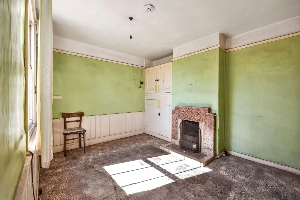 Online Property Auction in London: Hyde Road, Sudbury, CO10 2TH | Auction ends 17/09/2025, a Guide Price of £90,000+.