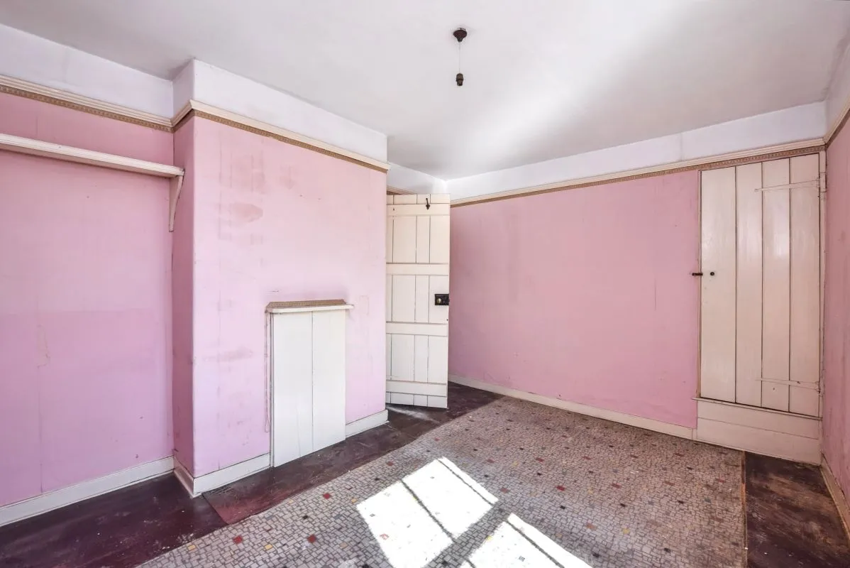 Online Property Auction in London: Hyde Road, Sudbury, CO10 2TH | Auction ends 17/09/2025, a Guide Price of £90,000+.