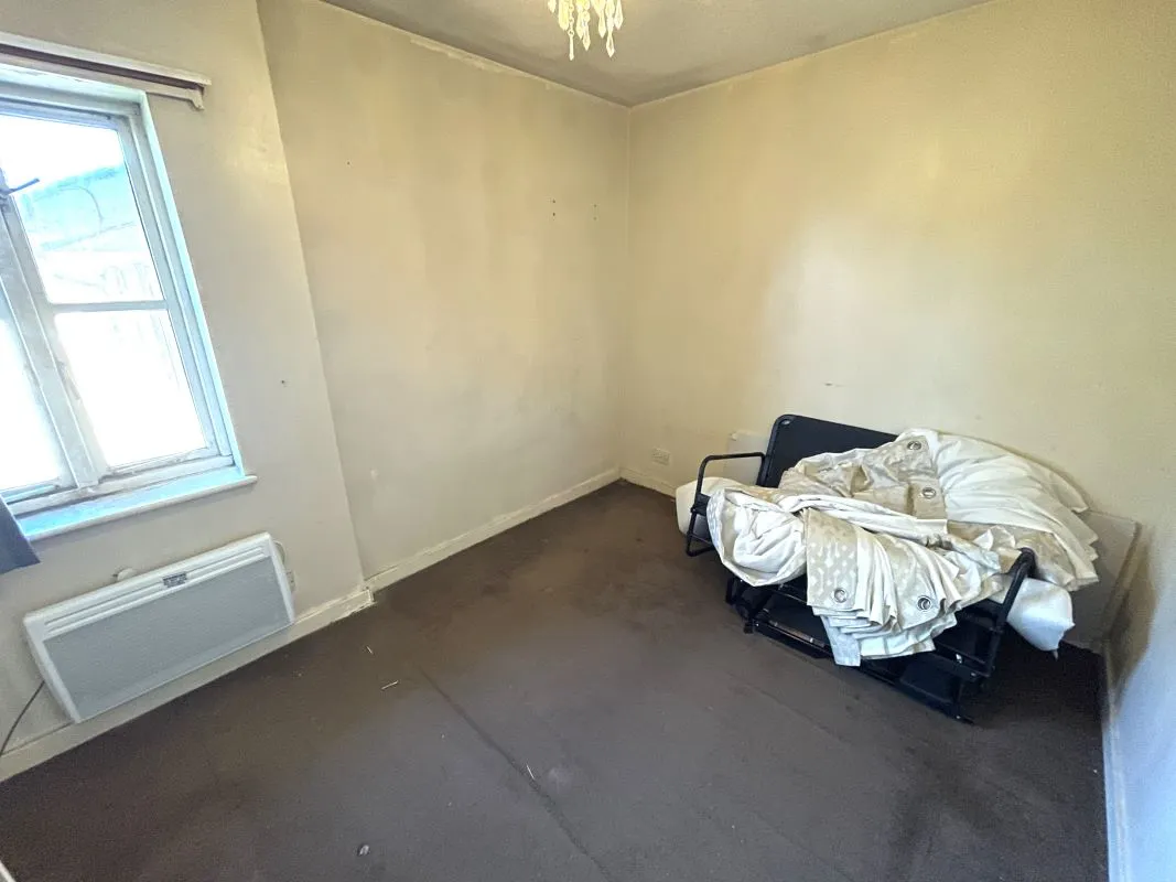 Online Property Auction in London: Springfield Court, Forsythia Close, Ilford, IG1 2BN | Auction ends 17/09/2025, a Guide Price of £110,000+.