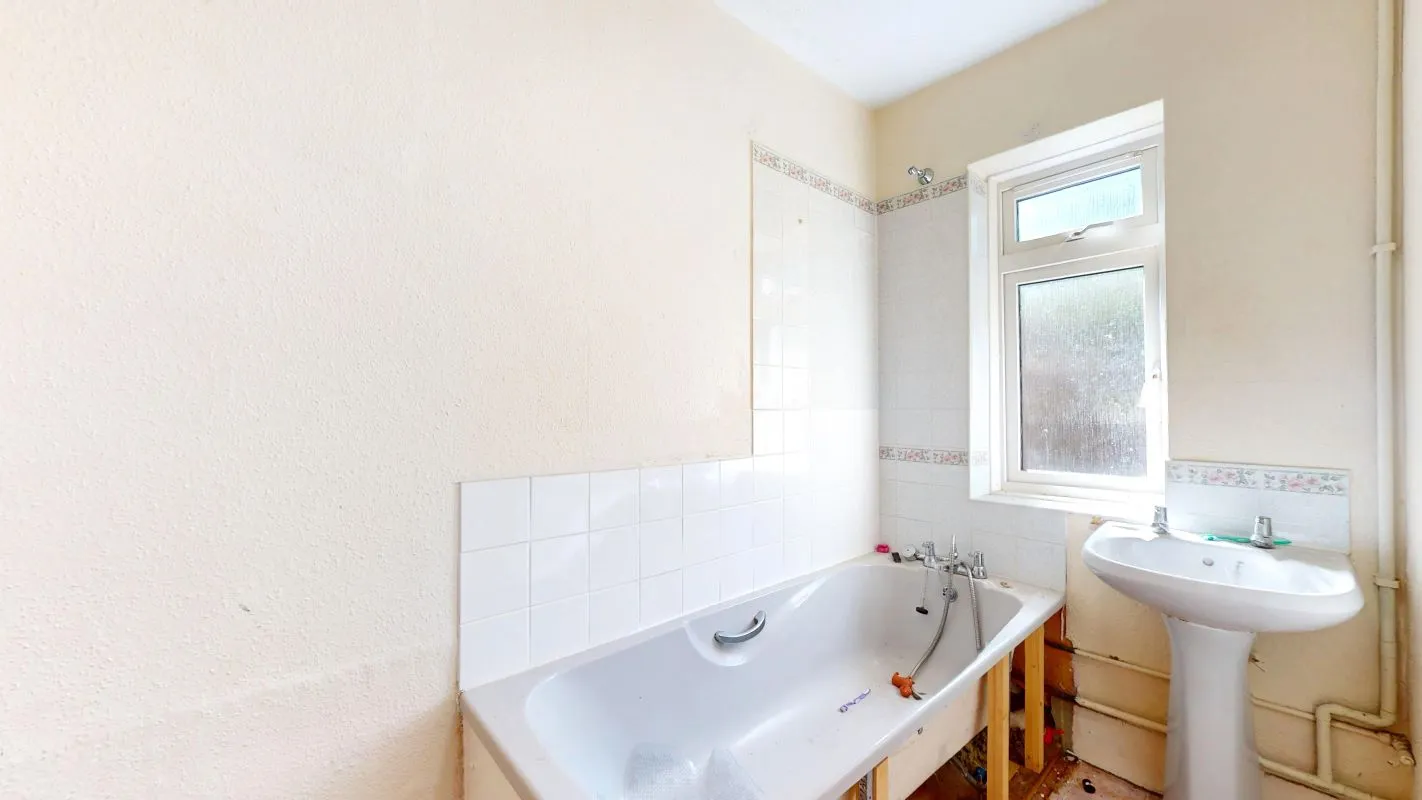 Online Property Auction in London: Pine View, Platt, Sevenoaks, Kent, TN15 8LA | Auction ends 17/09/2025.