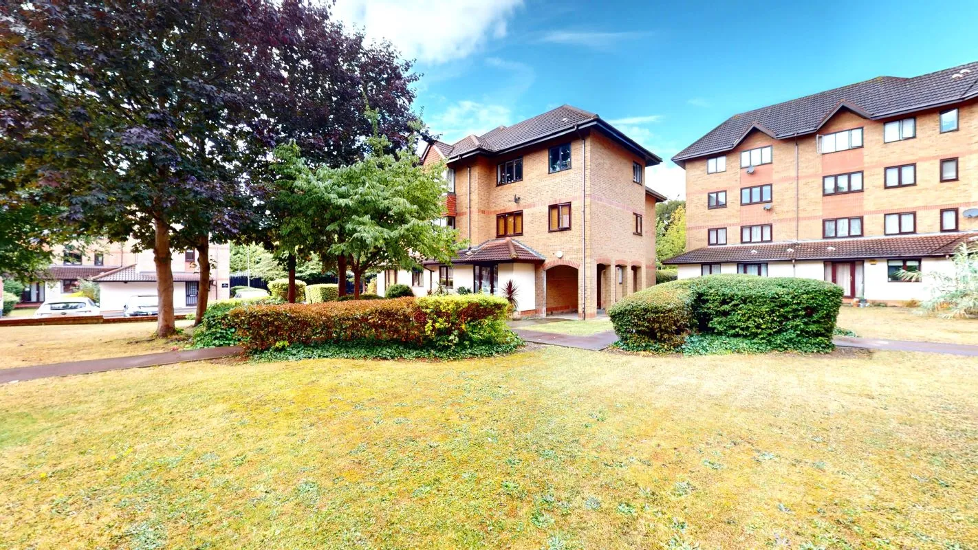 Online Property Auction in London: Orchard Grove, Crystal Palace, SE20 8BQ | Auction ends 17/09/2025, a Guide Price of £135,000+.