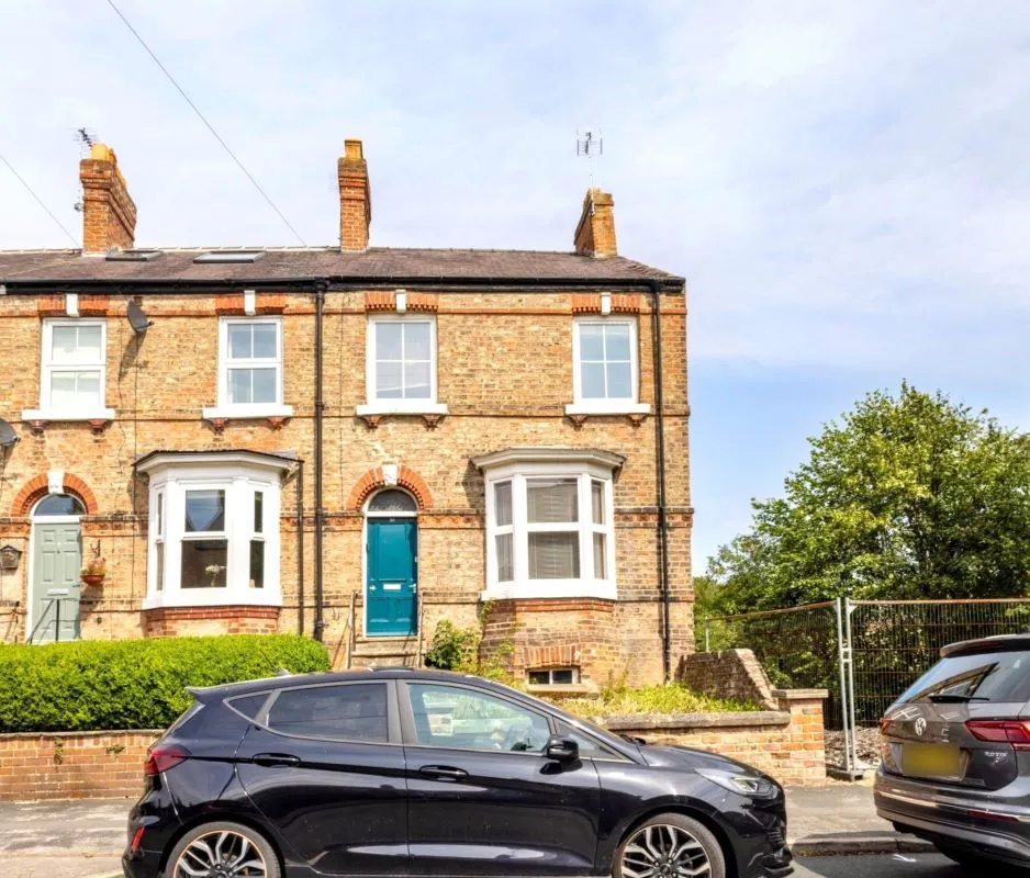 Online Property Auction in London: Princess Road, Ripon, HG4 1HS | Auction ends 17/09/2025, a Guide Price of £45,000+.